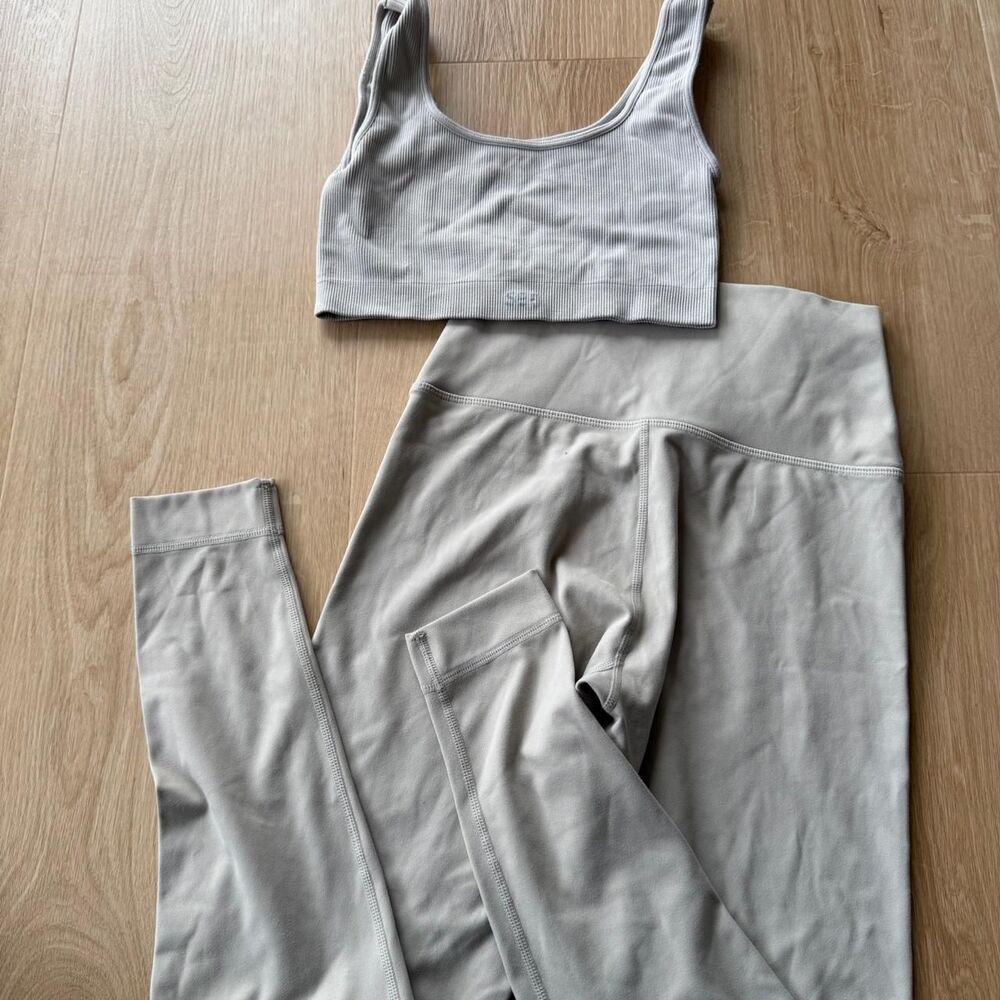 Set-active Women's Cream and Tan Leggings